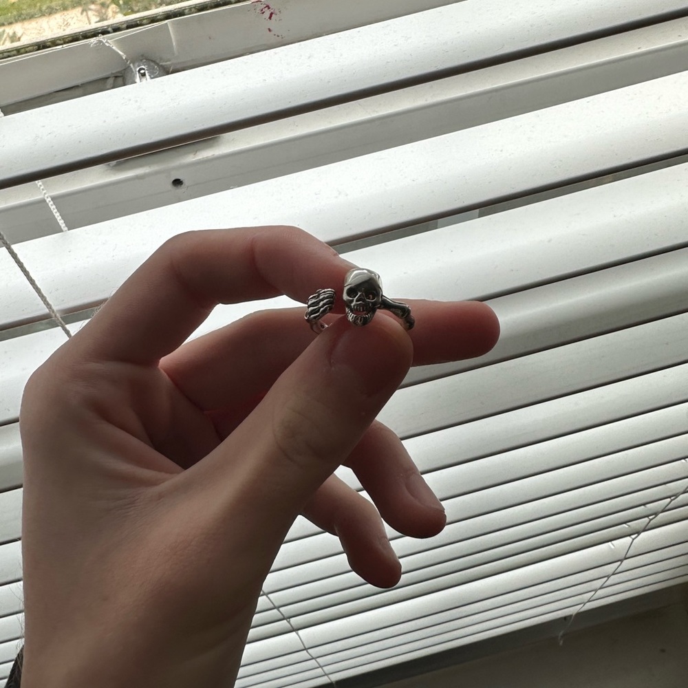 Skull (ADJUSTABLE SIZING) ring